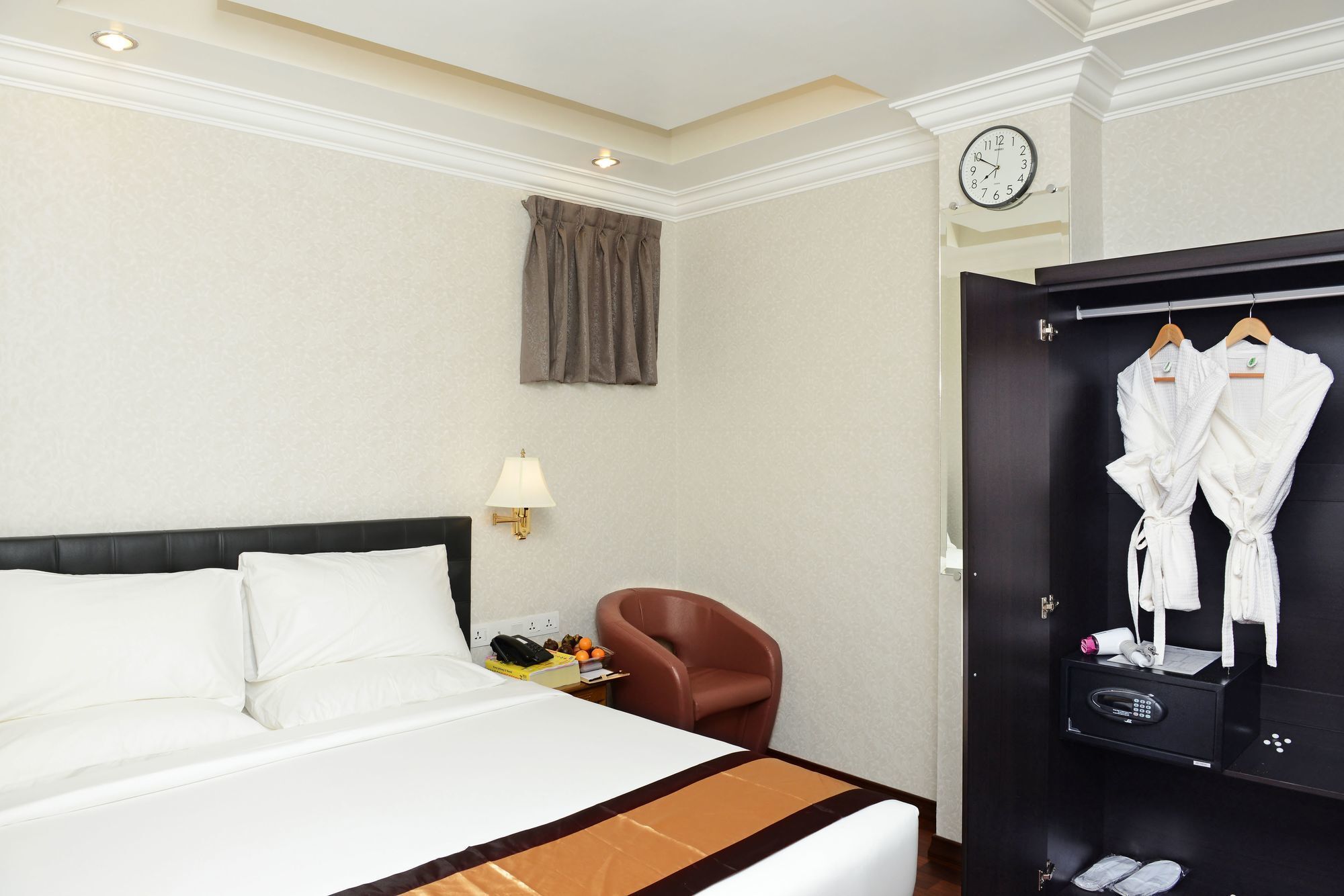 יאנגון Hotel Bond מראה חיצוני תמונה